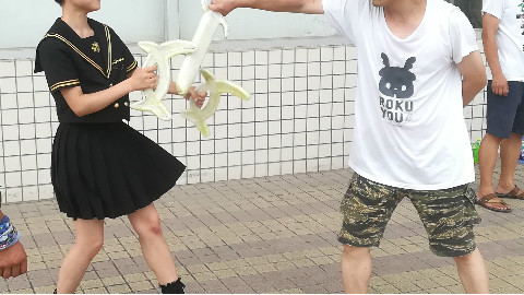 兵击群战!还有妹子!